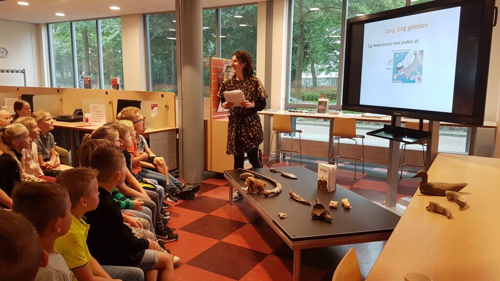 Oerstoertour in de bibliotheek
